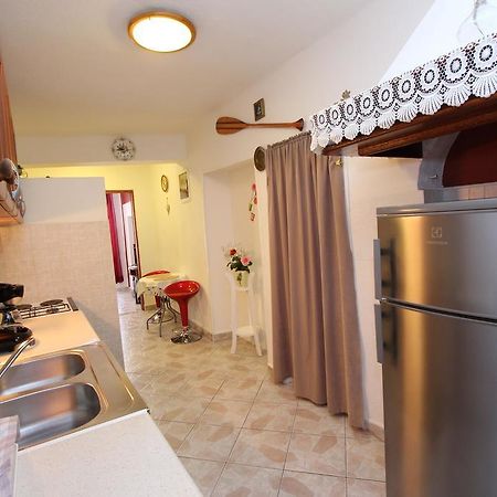 Apartment Alba Rovigno Esterno foto