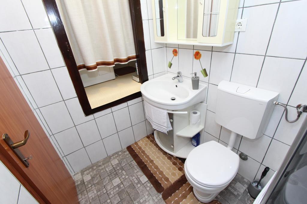 Apartment Alba Rovigno Esterno foto