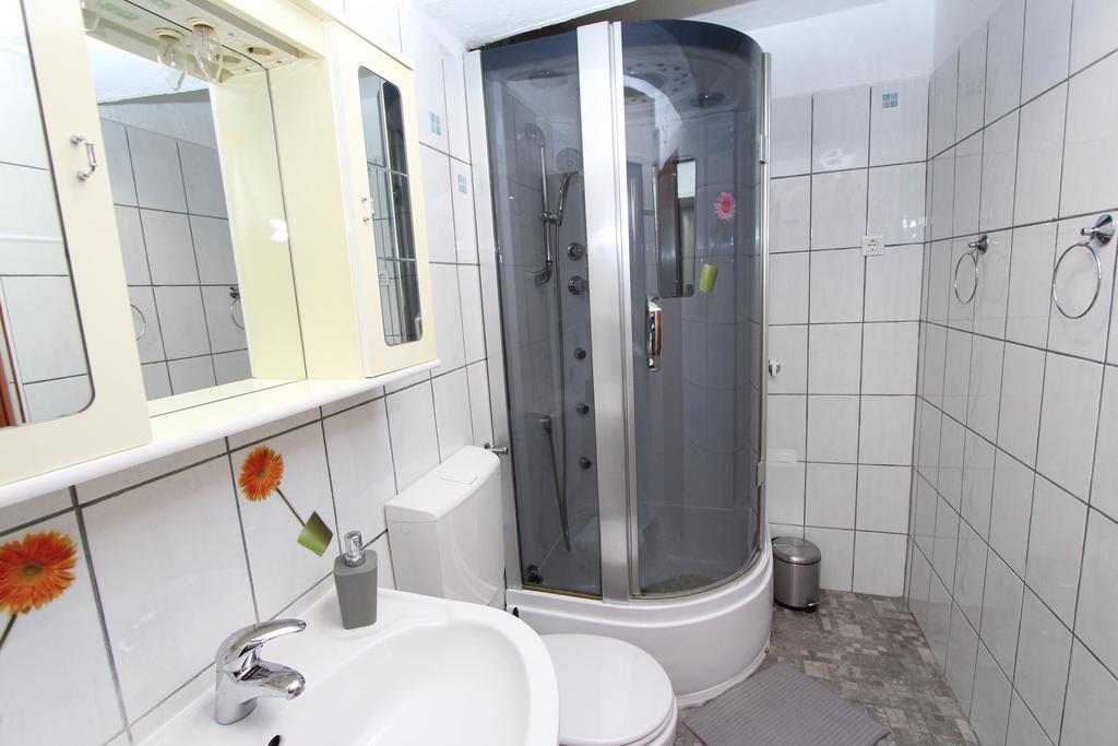 Apartment Alba Rovigno Esterno foto