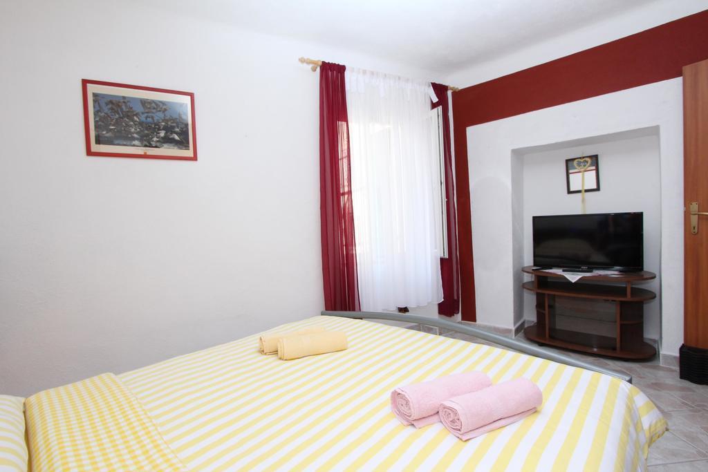 Apartment Alba Rovigno Esterno foto