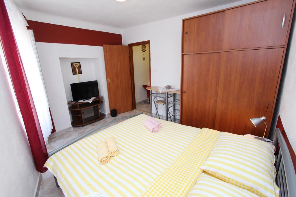Apartment Alba Rovigno Esterno foto